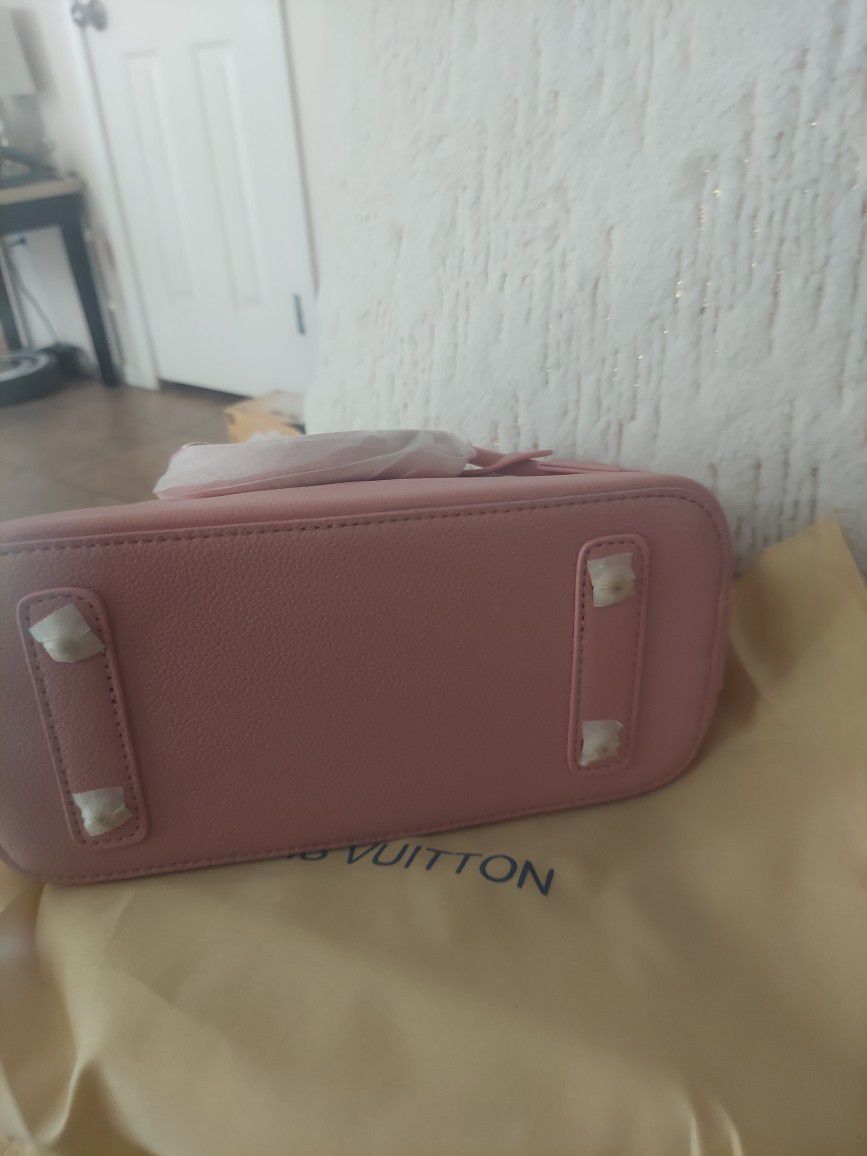 LV Dust Cover Bag for Sale in Las Vegas, NV - OfferUp