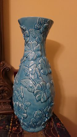 Beautiful ceramic vase $30