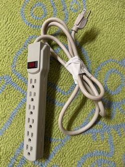 6-Outlet Power Strip / Extension Cord: 15 Amp