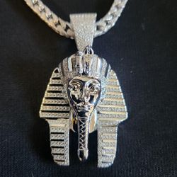 MOISSANITE KING TUT PENDANT 4CT HUGE AROUND 3" REALLY HEAVY WEIGHS OVER 45 GRAMS  18K/925 STERLING SILVER GRA REPORT AND WARRANTY CARD (PENDANT ONLY)