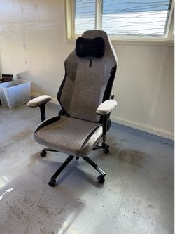 Secret Lab Titan Evo XL gaming chair