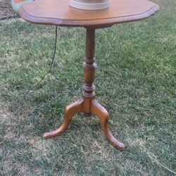 Antique Tilt Top Side Table 