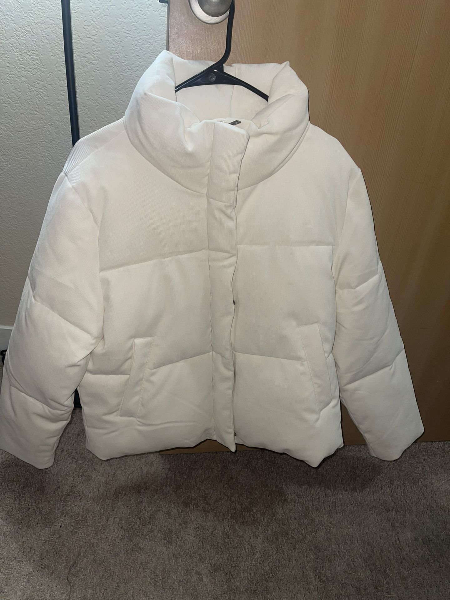 Levi Women Puffer Jacket 