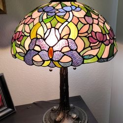Tiffany Style Lamp 