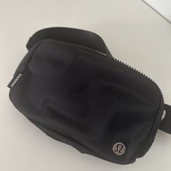 Lululemon Belt Bag Black 