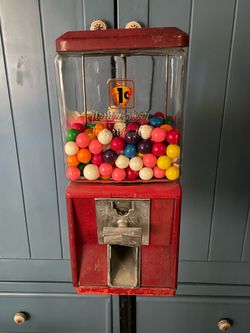 Vintage gumball machine