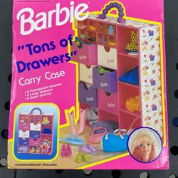 Barbie Tons Of Drawers Carry Case