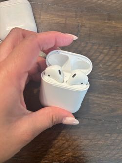 Apple AirPods with Charging Case