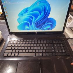 HP 17.3" Laptop Windows 11