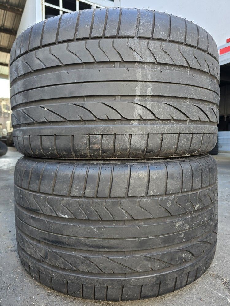 (2) 345 35 19 Bridgestone Tires