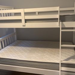 Bunk bed 