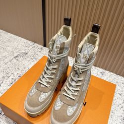 LV Women’s Boots With Box 2026 New 