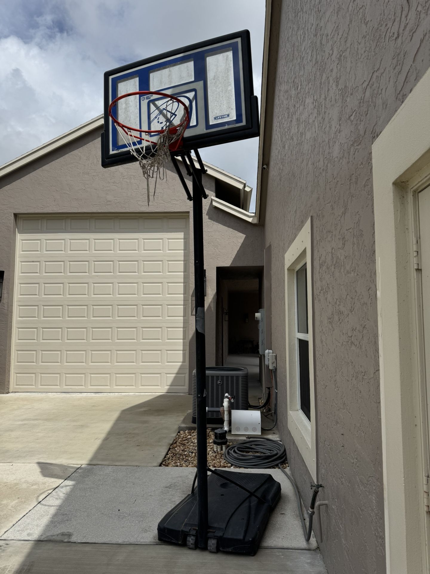 Lifetime Basketball Hoop