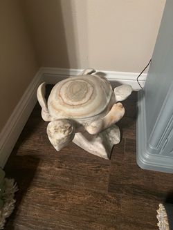 Marble Turtle 🐢 1ft tall 26” Diameter