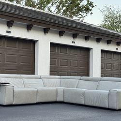 Couch/Sofa Sectional - Leather - 3 Recliners - Delivery Available 🚛