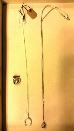 Kisses pendant, 2 Necklaces