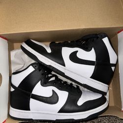 Nike dunk panda high size 9