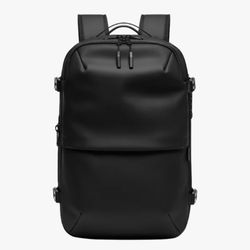 Aero - 60L Vortex Vacuum-Seal Backpack