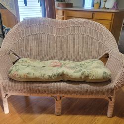 Pink Wicker Love Seat Sofa Bench With Cushion
