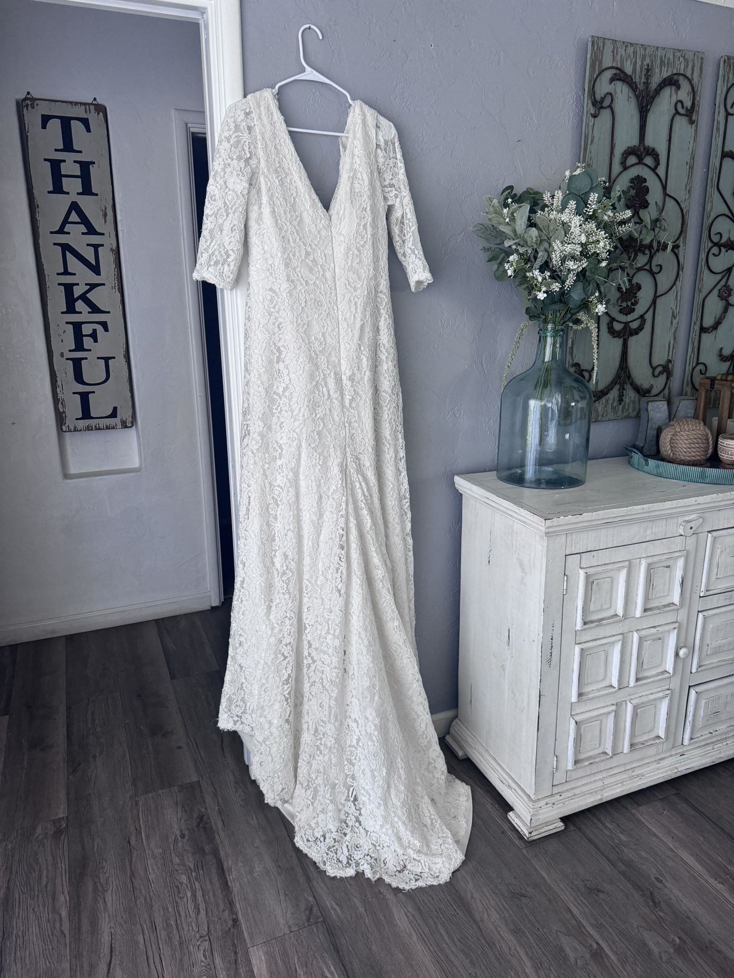 Wedding Dresses & Flower Girl Dress