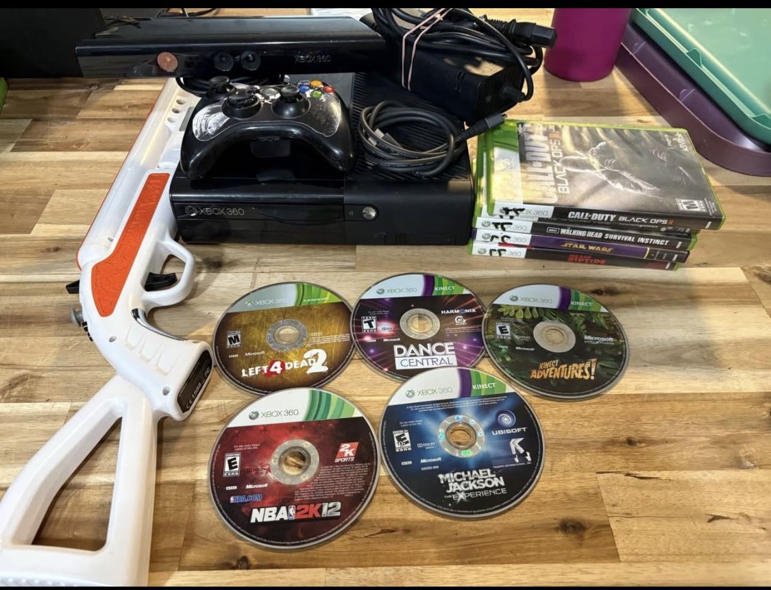 Xbox 360 E with Kinect an 10 games