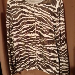 Lands In XL Button-up Lightweight Knit Zebra Design Sweater
