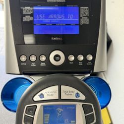 Life fitness Elliptical 