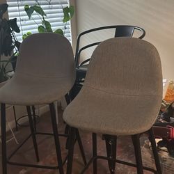 2 Stools 