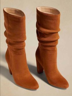 👢 NEW Banana Republic Slouch Heel Boots – Brown Vegan Suede 🔥