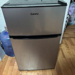 Galanz Mini Refrigerator