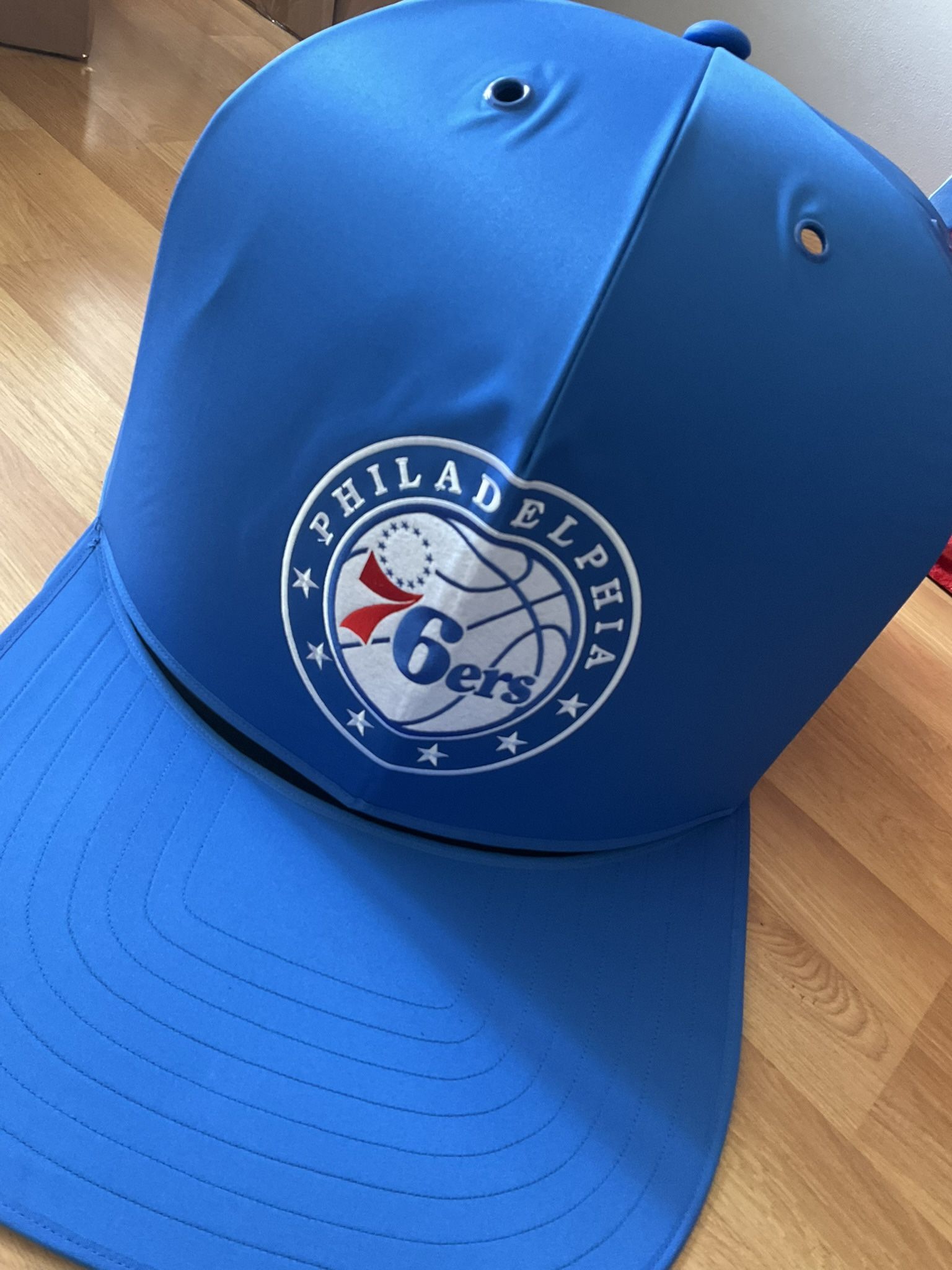 Nap Cap 76ers Dog House (size Medium)