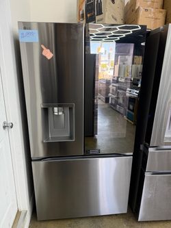 New open box  LG 26 cu. ft. Counter-Depth MAX French Door Refrigerator w/ Mirrored Instaview & 4 types of ice, PrintProof Stainless Steel