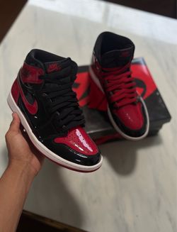 Air Jordan 1s high OG Bred size 10.5