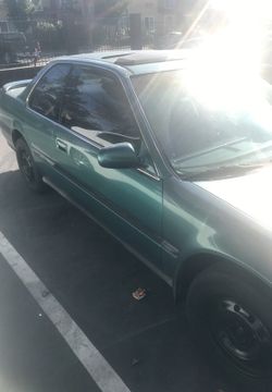 Asking 93 Accord 1400 OBO clean body, title everything good on it