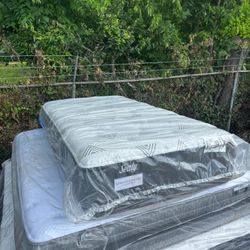 Twin Size Mattress And Box Spring 