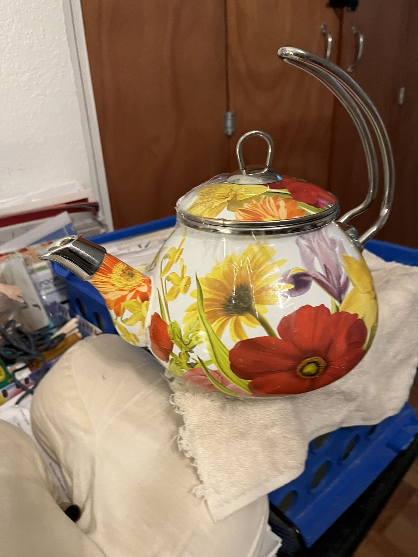 Tea Pot (Flowers). Pioneer Woman 