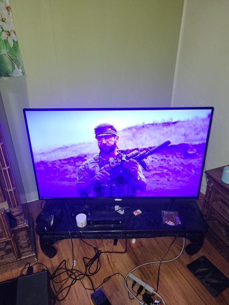 55" Philips Smart TV With Remote