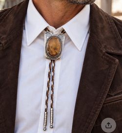Southwestern Bolo Tie with Large Stone & Engraved Silver-Tone Setting