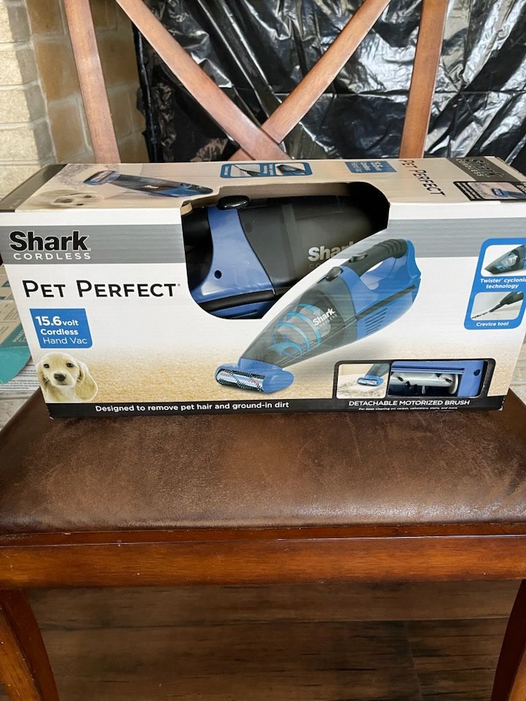 Brand New Shark 15.6V Cordless Handheld Vacuum Cleaner - Twister Cyclonic Technology