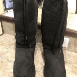 UGG BOOTS SIZE 10 (Two Pairs) Black & Brown