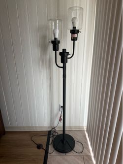 Jaak Floor Lamp