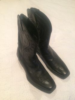 Black Ariat boots