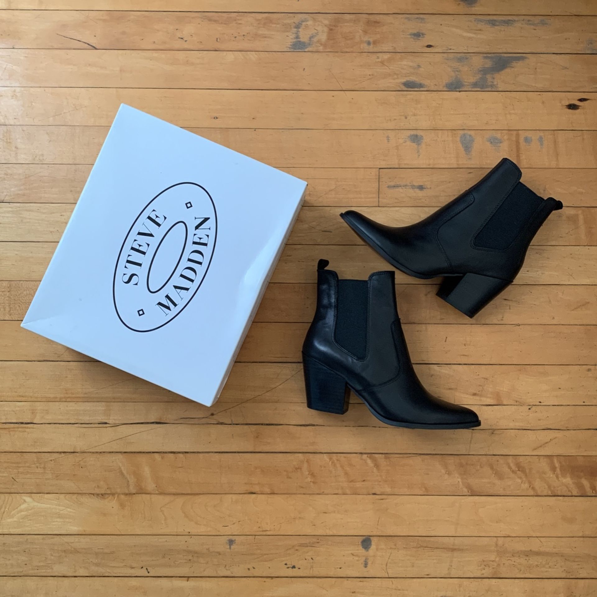 Steve Madden Black Ankle Booties - NEW 🏷️