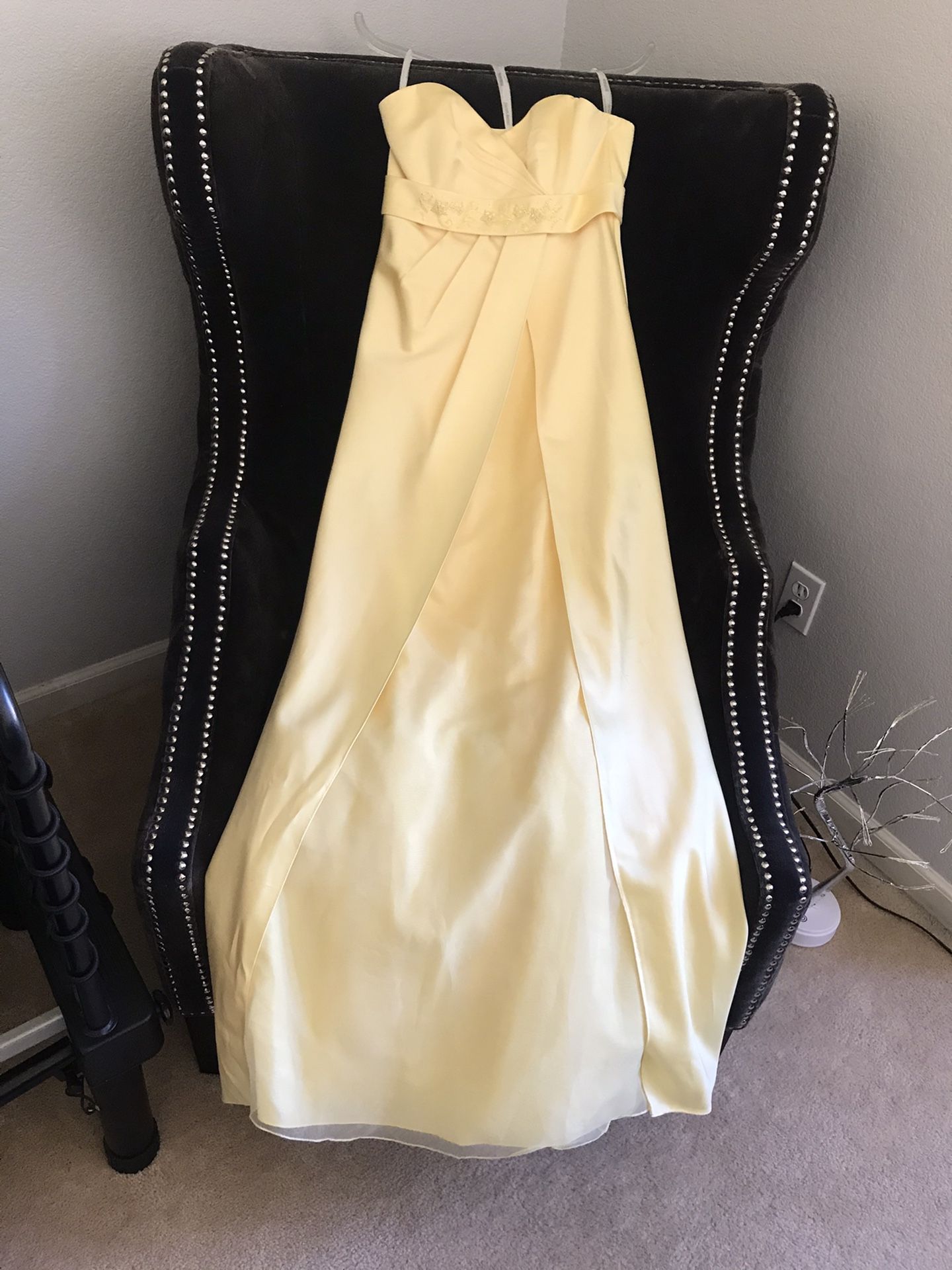 Sz 2 Yellow Strapless Dress