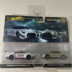 Hot Wheels Premium Car Culture 2 Pack Nissan GT-R Nismo GT3 and R35