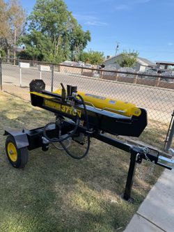 Champion Power Equipment
37 Ton 338cc Full Beam Vertical/Horizontal Op and Auto Return Gas Wood Log Splitter with Oil Funnel and Hydraulic Oil
