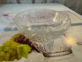 Clear Cut Glass Crystal Serving Bowl
