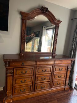 Dresser
