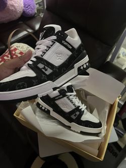 Louis Vuitton Sneakers Size 8 Woman for Sale in Houston, TX