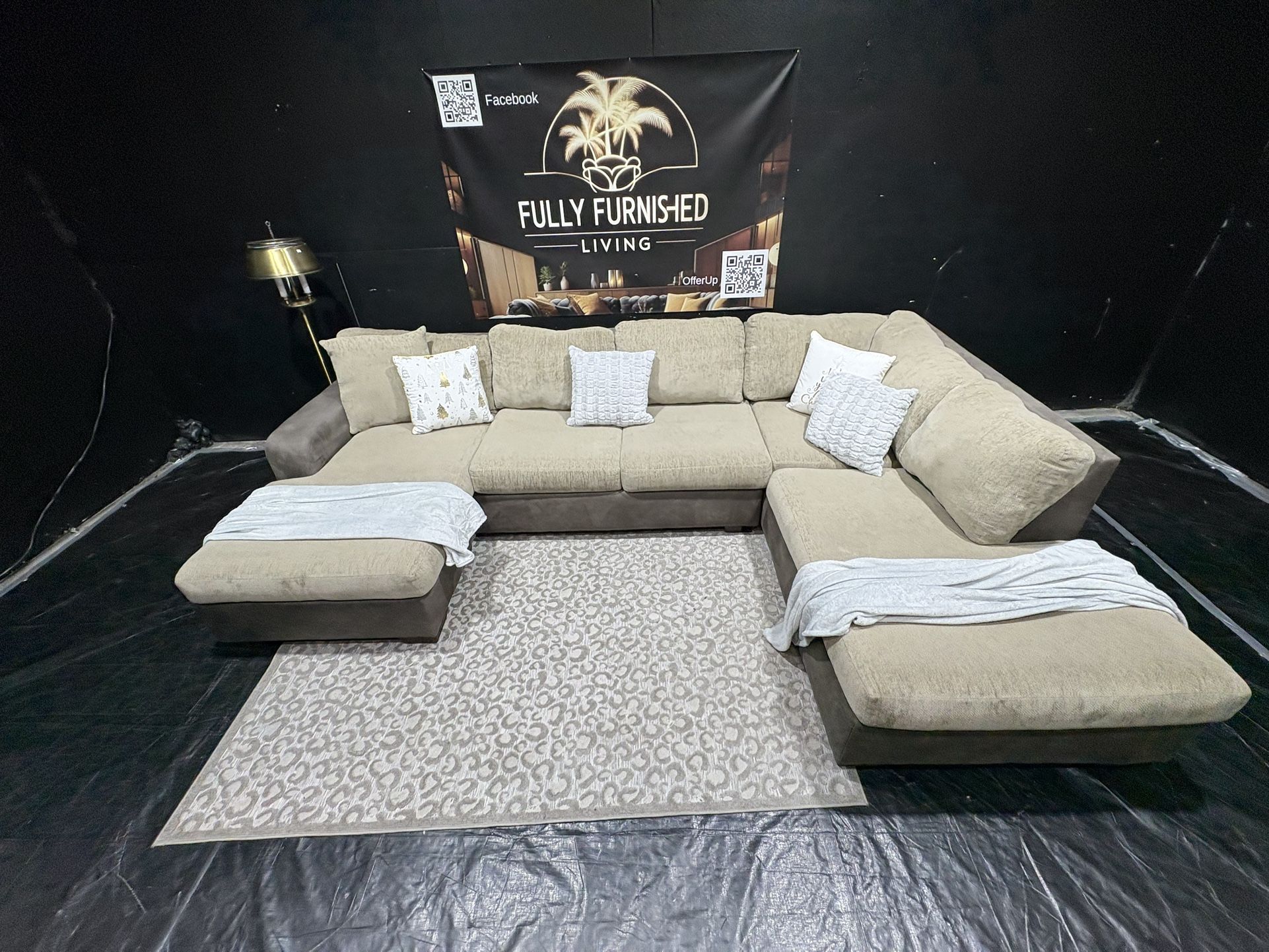 Sectional/couch/sofa, Ashley Furniture,66x133x86, Delivery Available π